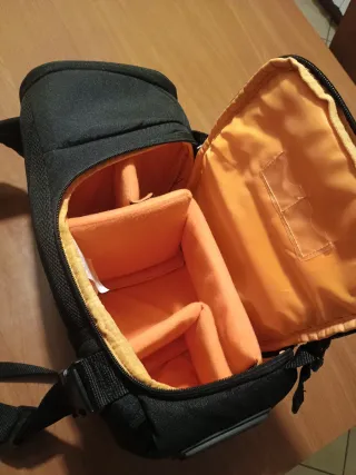 Zaino monospalla nero per fotocamera