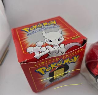 Poké Ball Burger King Gold