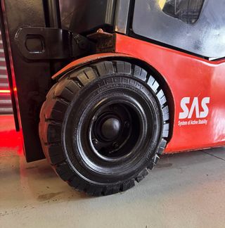 CARRETILLA ELEVADORA ELECTRICA SEGUNDA MANO 1300KG