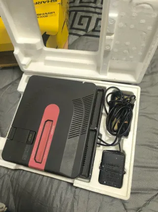 Twin Famicom Sharp AN-500B Amarillo