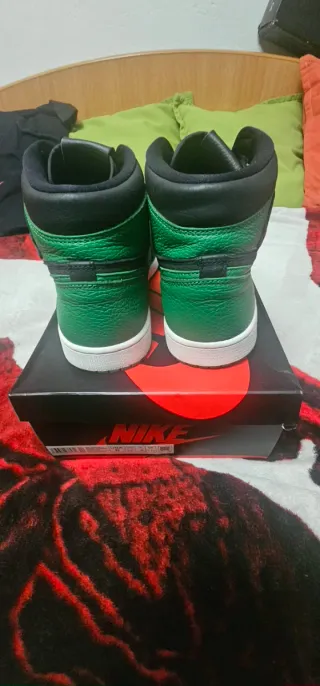 Jordan 1 Retro Pine Green