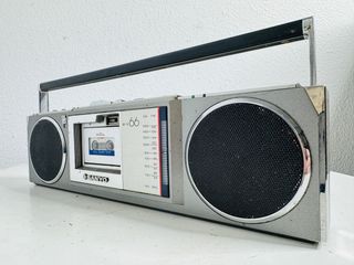 Radio Portátil Sanyo M-X66 con Reproductor de Cass