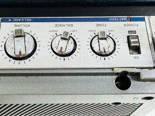 Radio Portátil Sanyo M-X66 con Reproductor de Cass