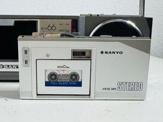 Radio Portátil Sanyo M-X66 con Reproductor de Cass