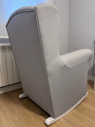 Silla Mecedora Gris polipiel