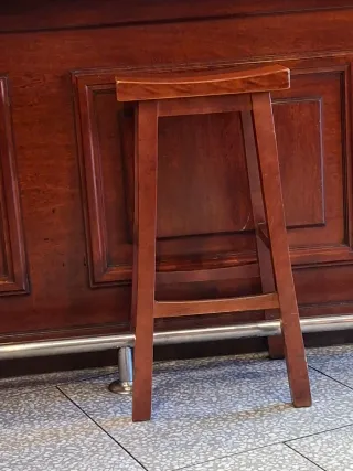 Taburete de madera maciza