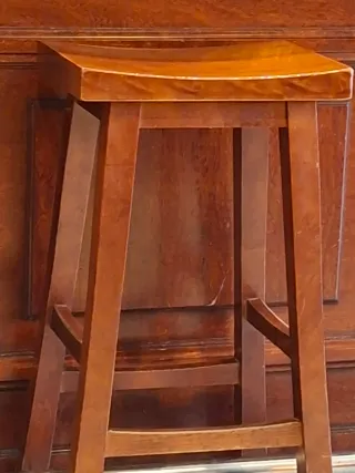 Taburete de madera maciza