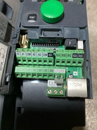 Variador Frecuencia Schneider 400V 2.2kW