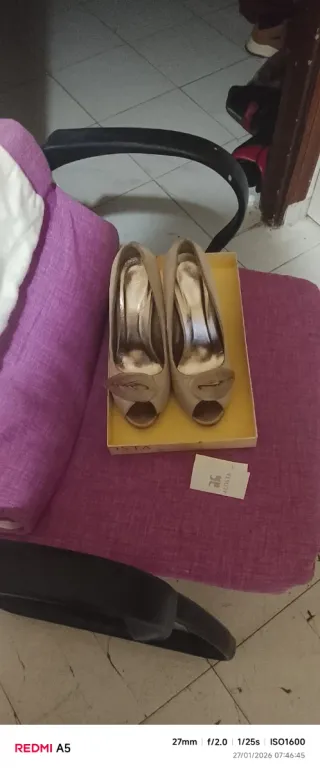 Zapatos de fiesta Balenciaga Beige/Oro