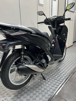 Honda SH 125 ABS Scooter