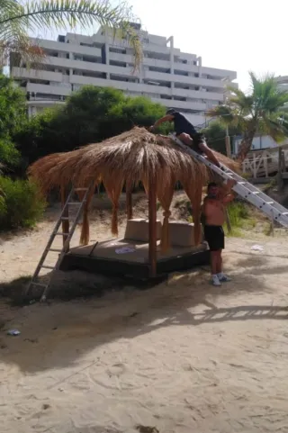 Sombrillas y pérgolas de mimbre cañizo