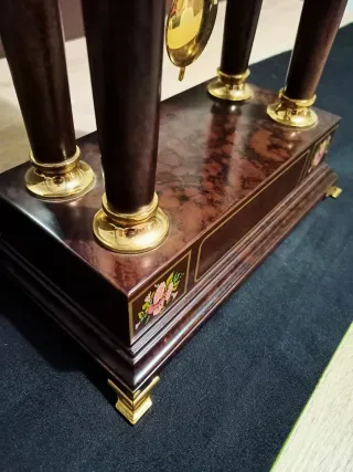 Reloj de Repisa Colonial con Péndulo