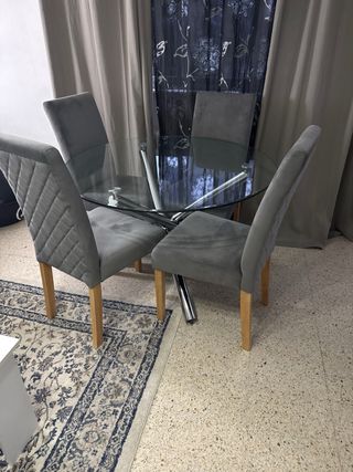 Mesa redonda cristal y 4 sillas comedor