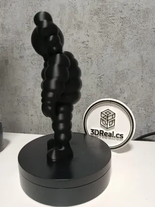 Figura KAWS Negra