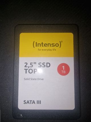 Disco Duro SSD 1TB SATA Sólido en perfecto estado