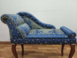 Sillón decorativo azul y dorado