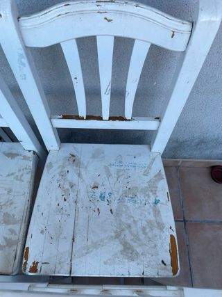 2 Sillas de Madera Blancas