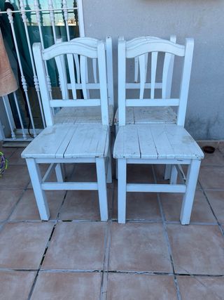 2 Sillas de Madera Blancas