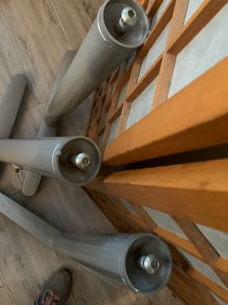 Patas ajustables para escritorio metálicas