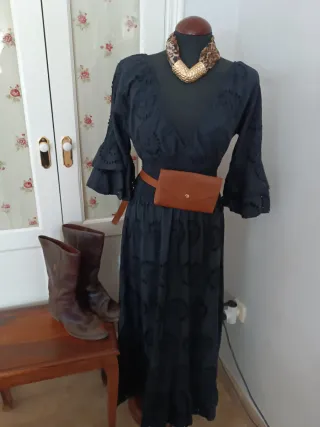 Vestido negro calado
