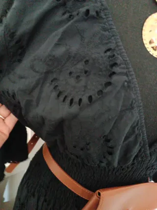 Vestido negro calado