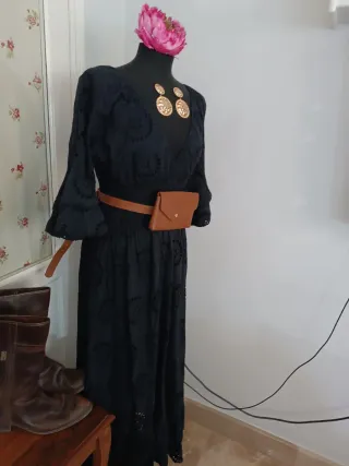 Vestido negro calado