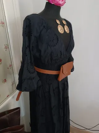 Vestido negro calado