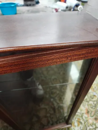 Vitrina de madera y cristal decoración