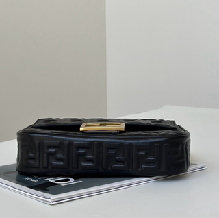 Bolso Fendi Baguette Negro y Dorado