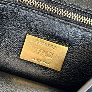 Bolso Fendi Baguette Negro y Dorado