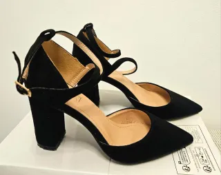 Zapatos de tacón negros