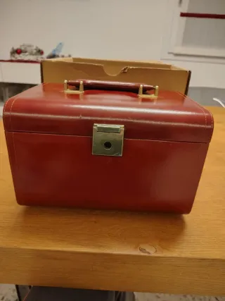 Valigetta rossa in pelle