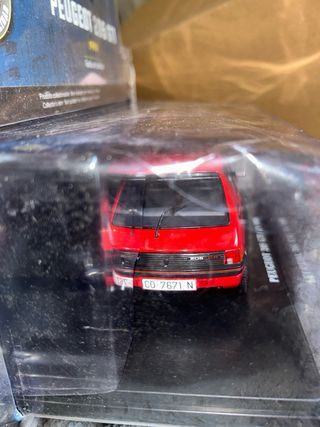Peugeot 205 GTI 1.9 1988 Escala 1:24 precintado