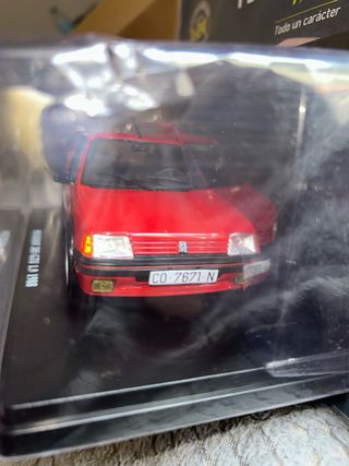 Peugeot 205 GTI 1.9 1988 Escala 1:24 precintado