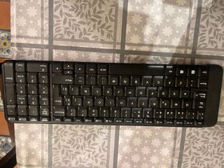 TPV LG con pantalla, teclado y mini PC