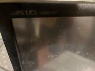 TPV LG con pantalla, teclado y mini PC