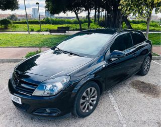 Opel GTC sport full black 2011 SOLO 100mil km !!