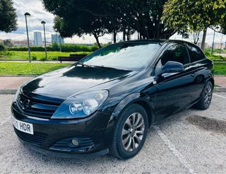 Opel GTC sport full black 2011 SOLO 100mil km !!