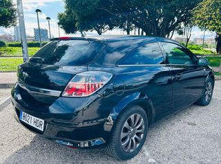Opel GTC sport full black 2011 SOLO 100mil km !!