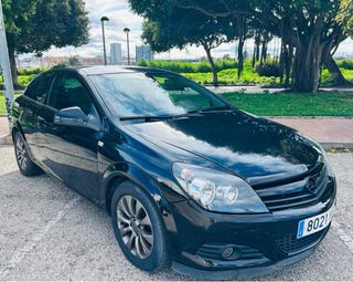 Opel GTC sport full black 2011 SOLO 100mil km !!