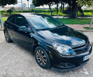 Opel GTC sport full black 2011 SOLO 100mil km !!