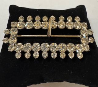 Fibbia vintage con cristalli