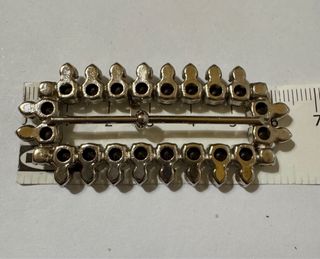 Fibbia vintage con cristalli