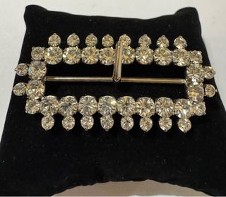 Fibbia vintage con cristalli