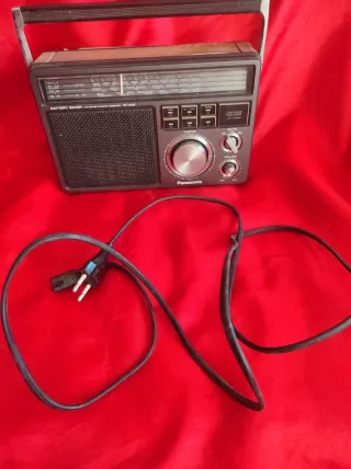 Radio Panasonic Portátil Negra y Plateada
