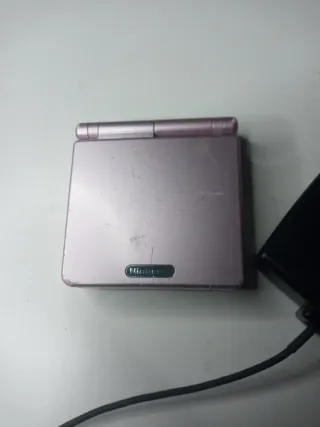 Nintendo Game Boy Advance SP +Pokemon plata GB