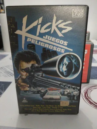 VHS Kicks Juegos Peligrosos 1985