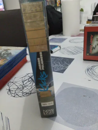 VHS Kicks Juegos Peligrosos 1985