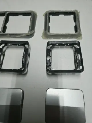 Simón 75 Aluminio Marcos y tapas