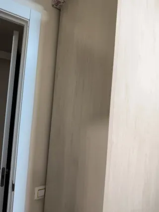 Armario de madera y plástico